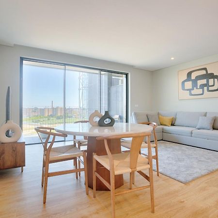 Ferienwohnung Brand New Luxurious Ap T2 - Amazing View- With Garage Vila Nova de Gaia Exterior foto